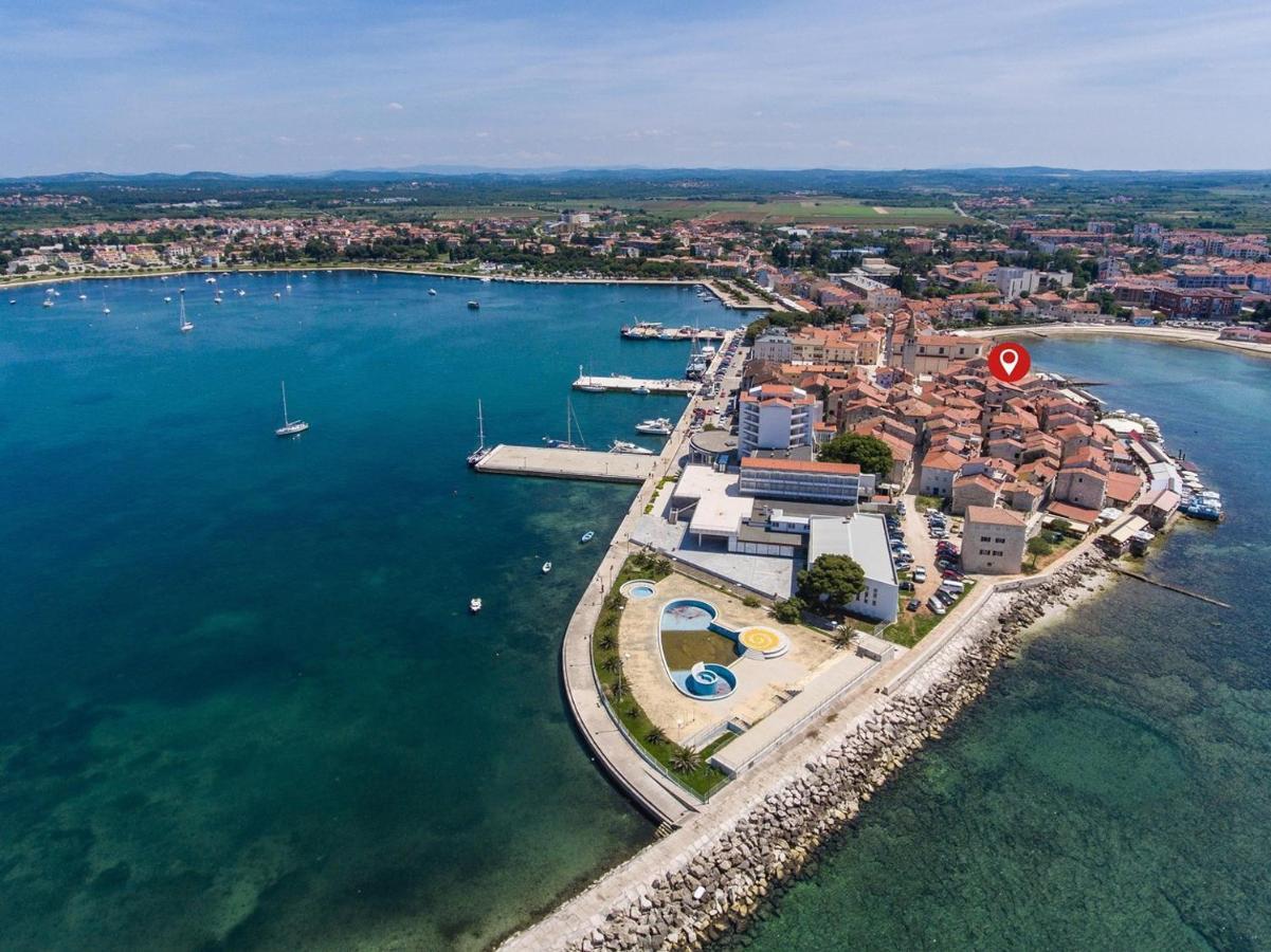 Old Town Apartments In Umag Exterior foto