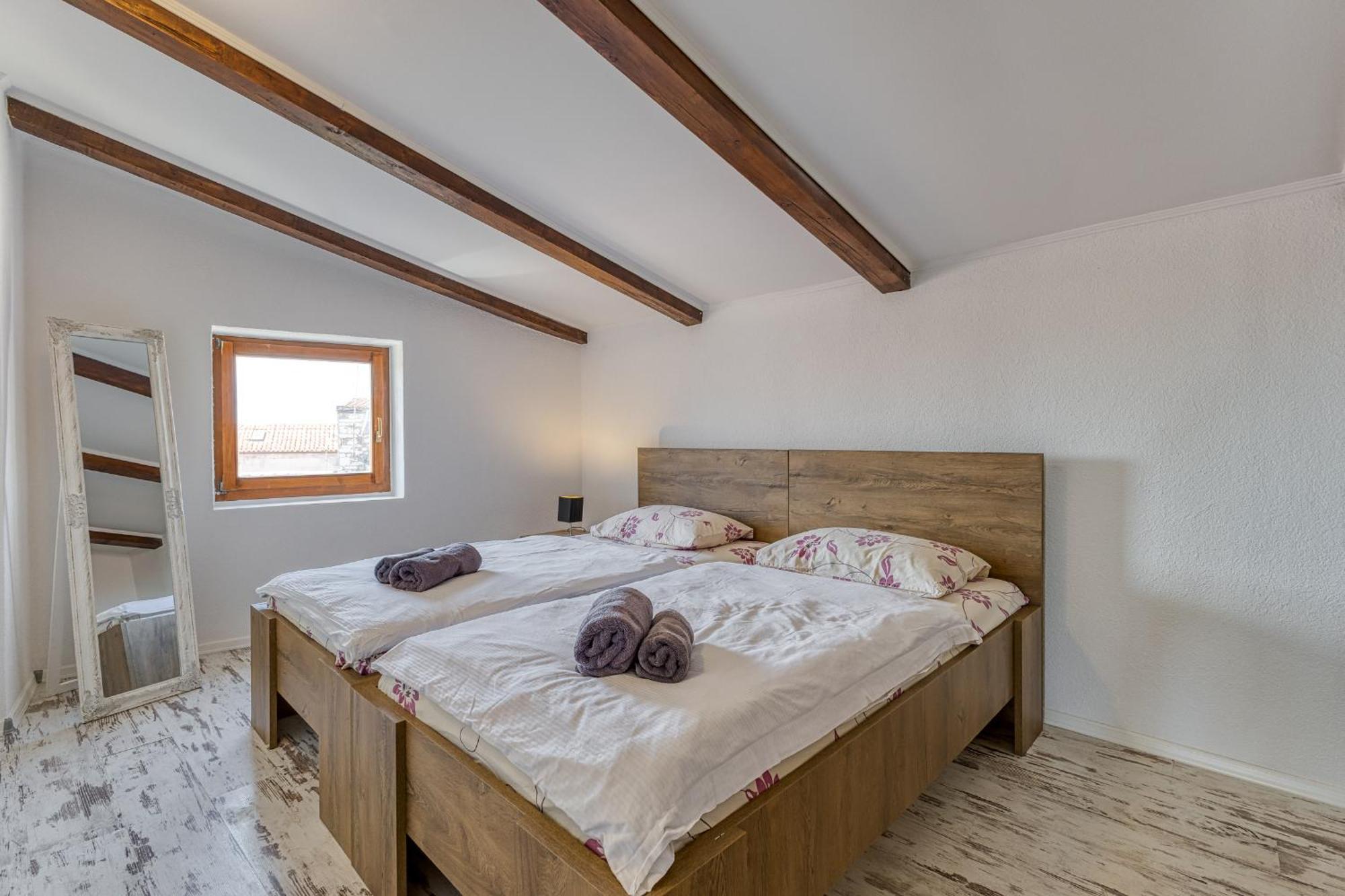 Old Town Apartments In Umag Exterior foto