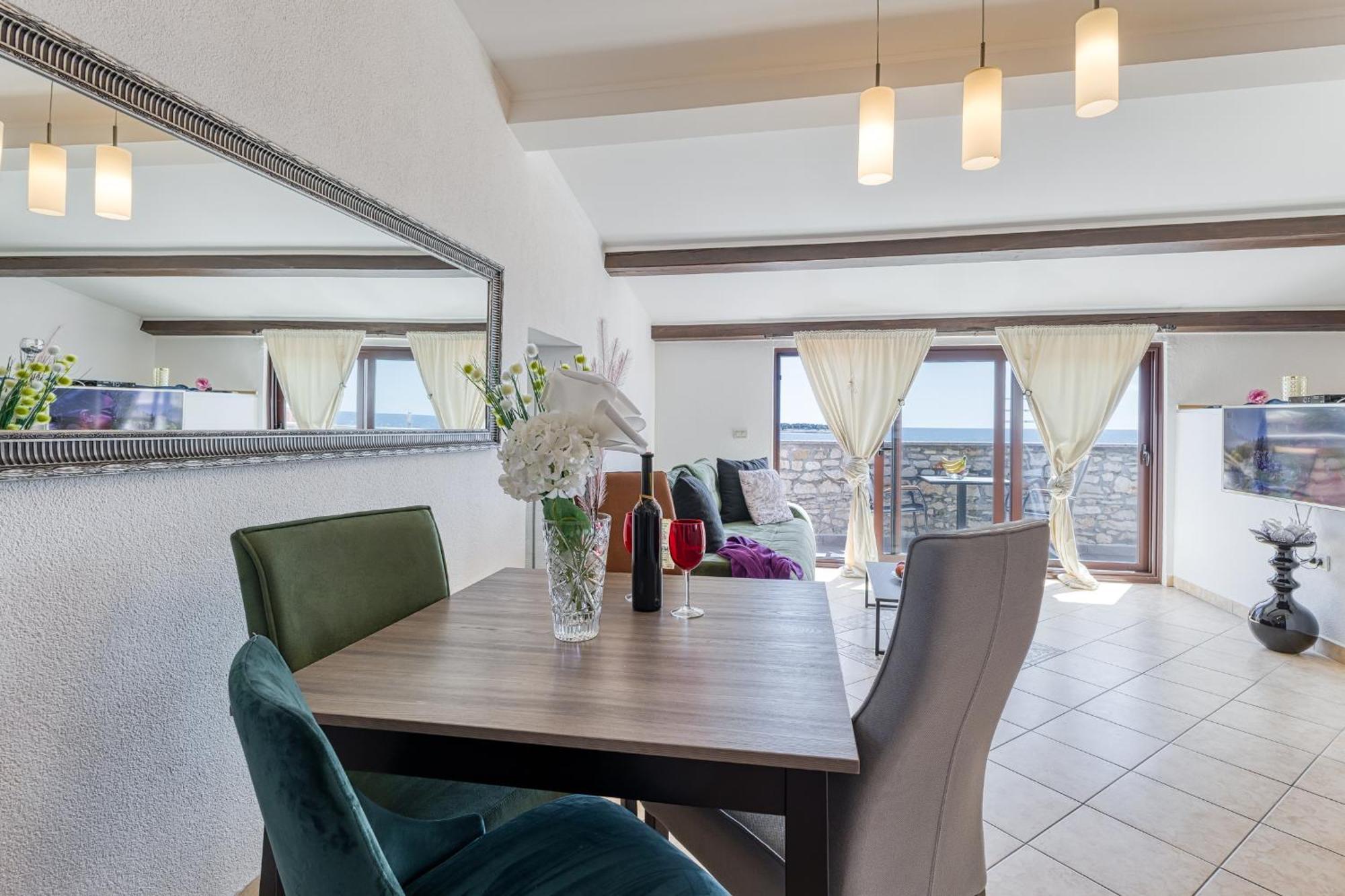 Old Town Apartments In Umag Exterior foto