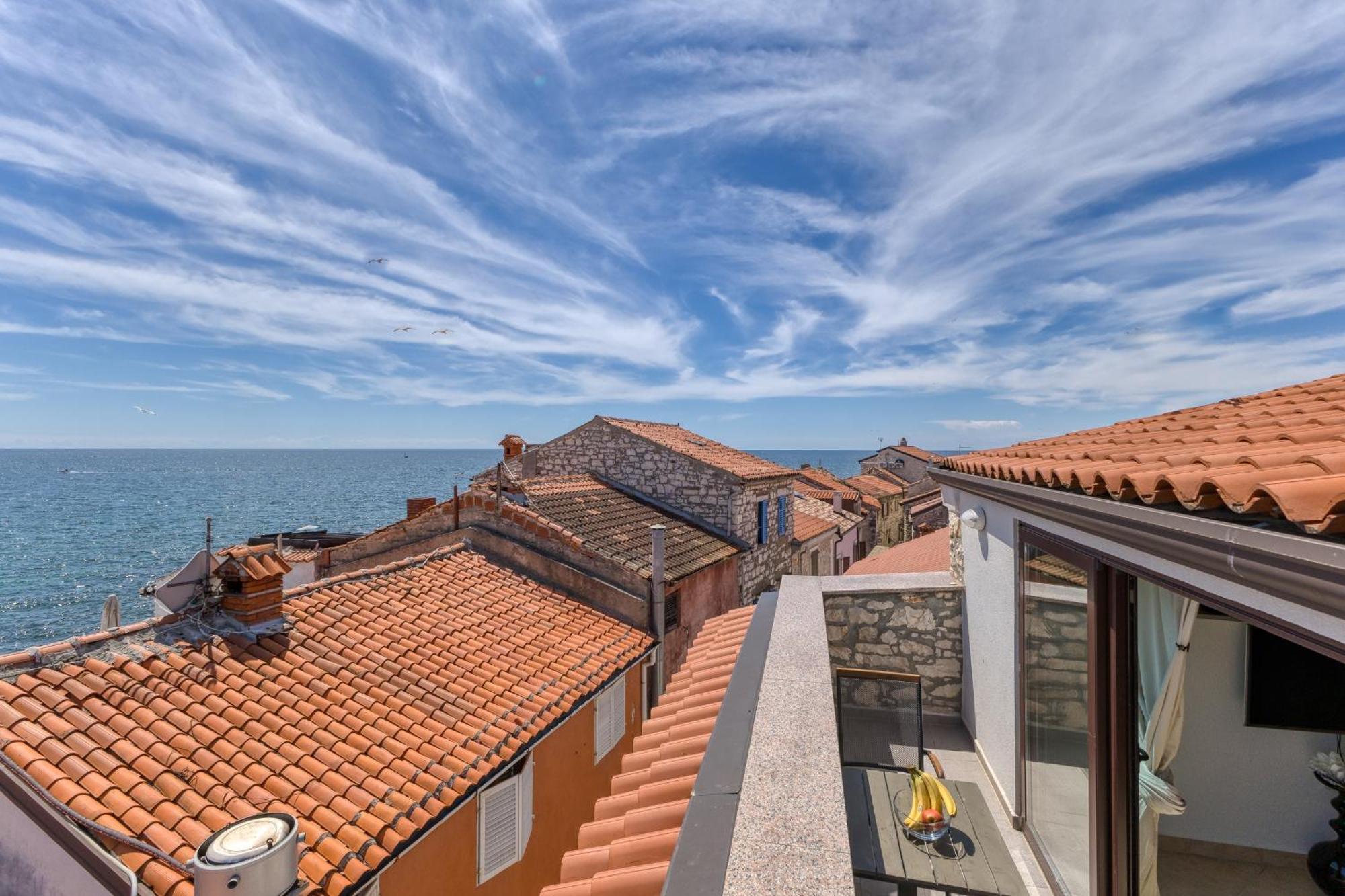 Old Town Apartments In Umag Exterior foto